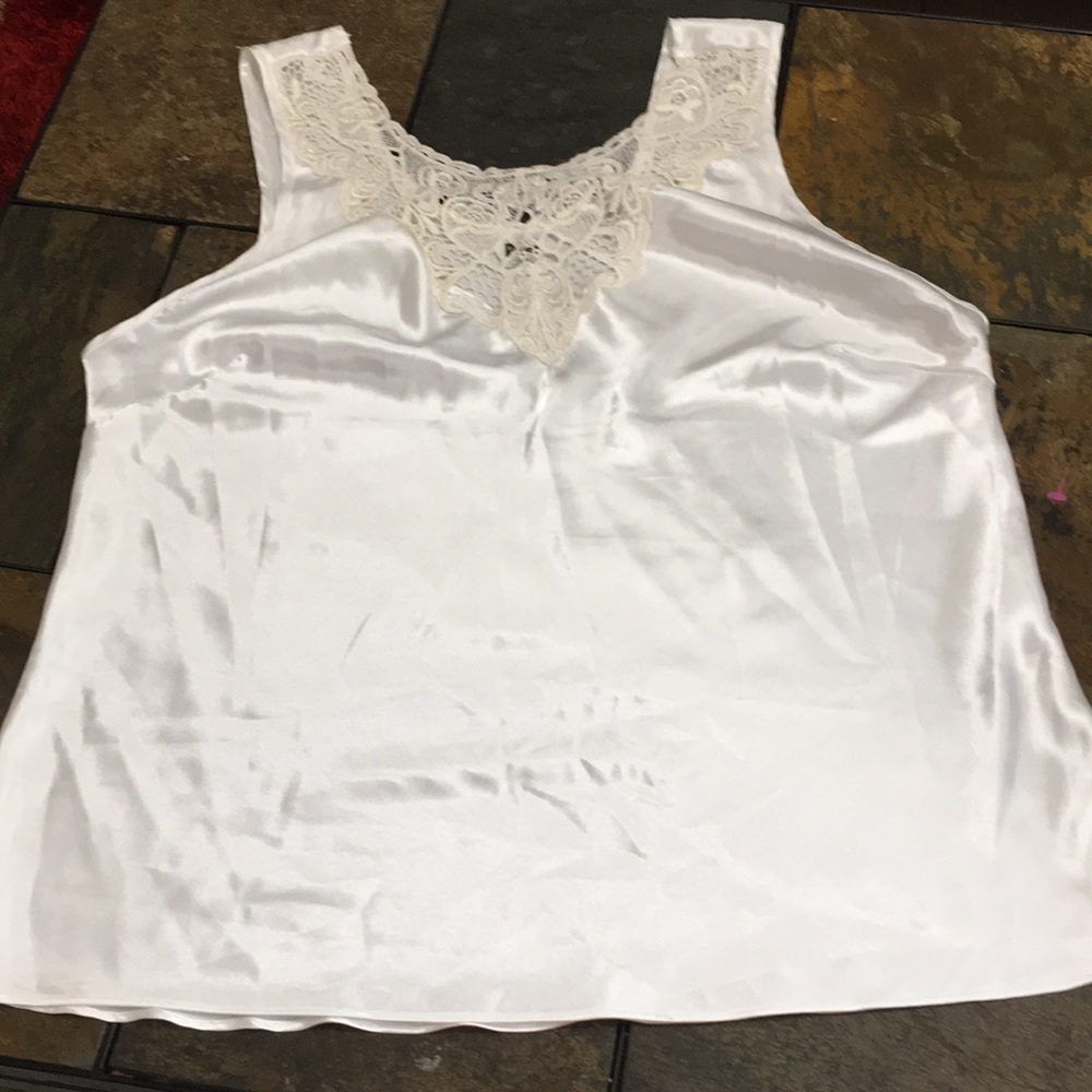 Bay studio white camisole. Medium